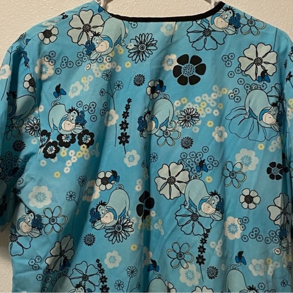 Disney Eeyore Blue Scrub Top Size‎ L Women’s Pull Over - Picture 7 of 8